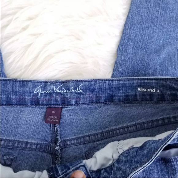 Gloria Vanderbilt Alexandra Light Wash Ankle Jeans - Picture 5 of 5